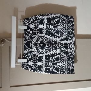H&M BLACK AND WHITE FLORAL PRINT MINI SKIRT SZ 6